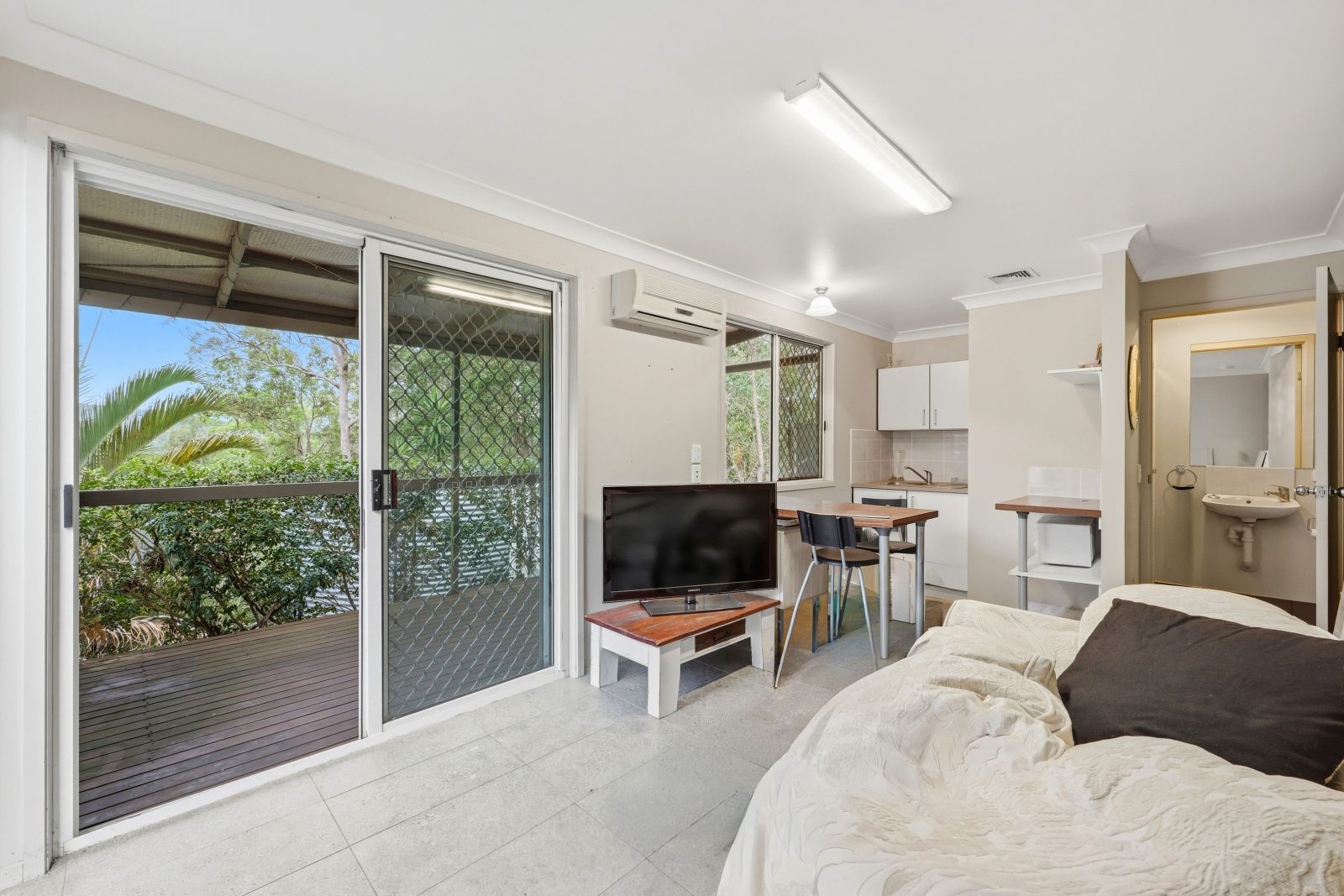 A Private Acreage Sanctuary Where Architecture, Nature & Lifestyle Meet
