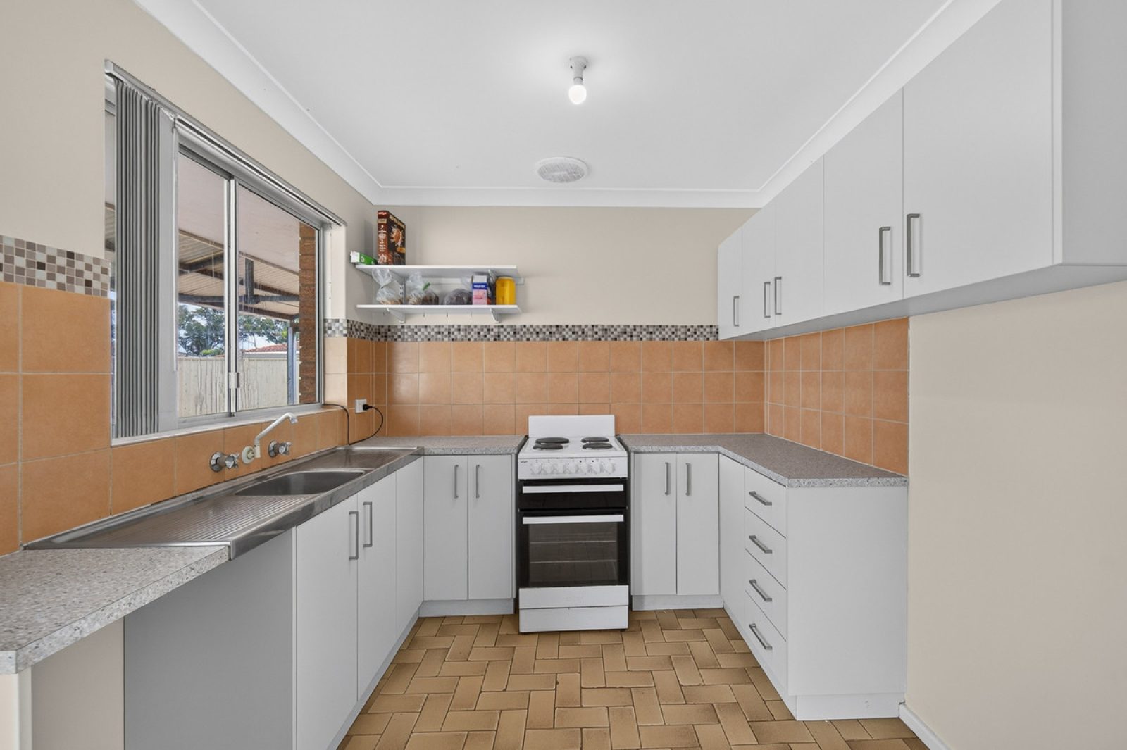 3 Tarup Place, Hillman WA 6168