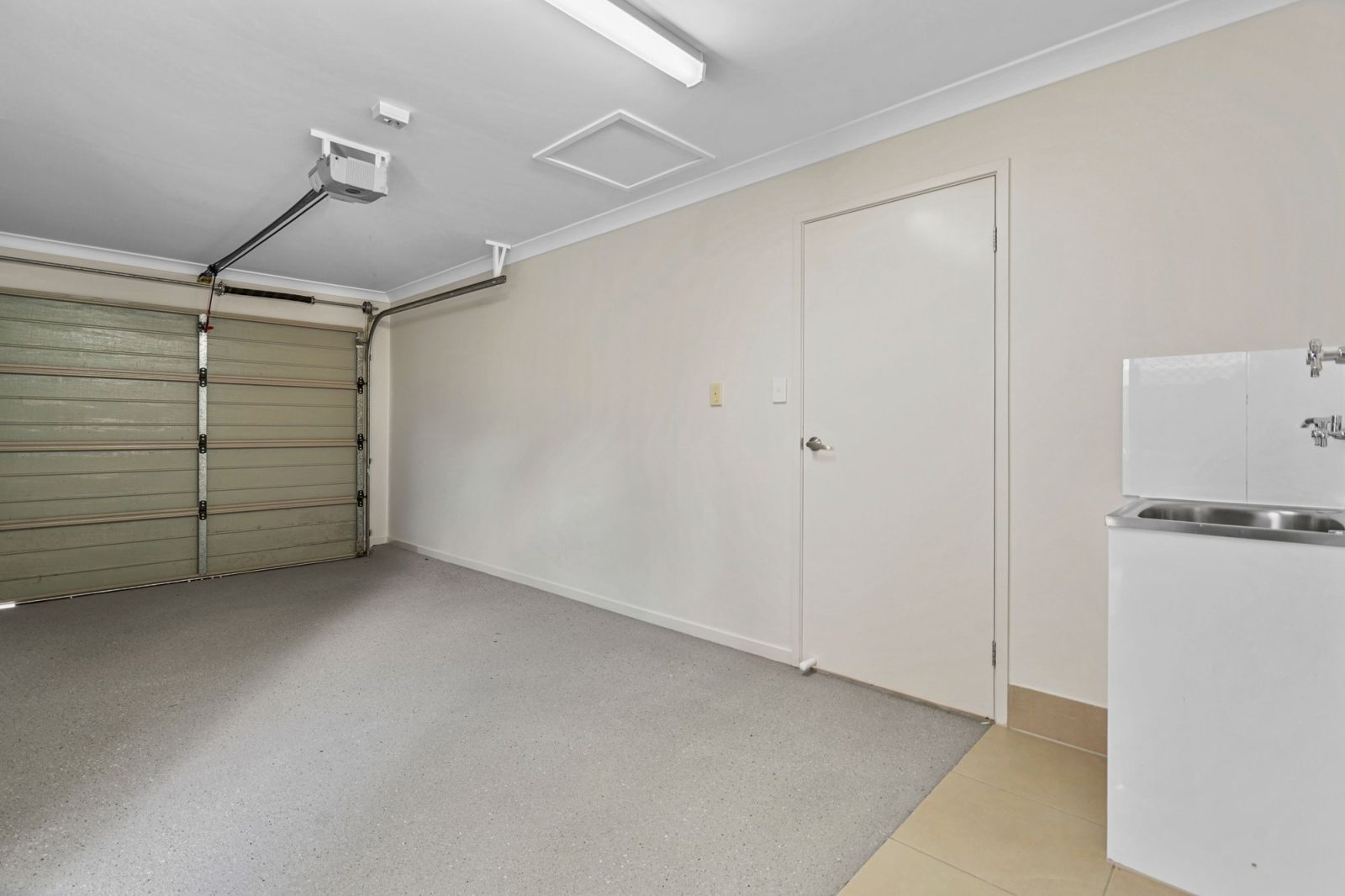 2 / 18 Starkey Street , Pacific Pines