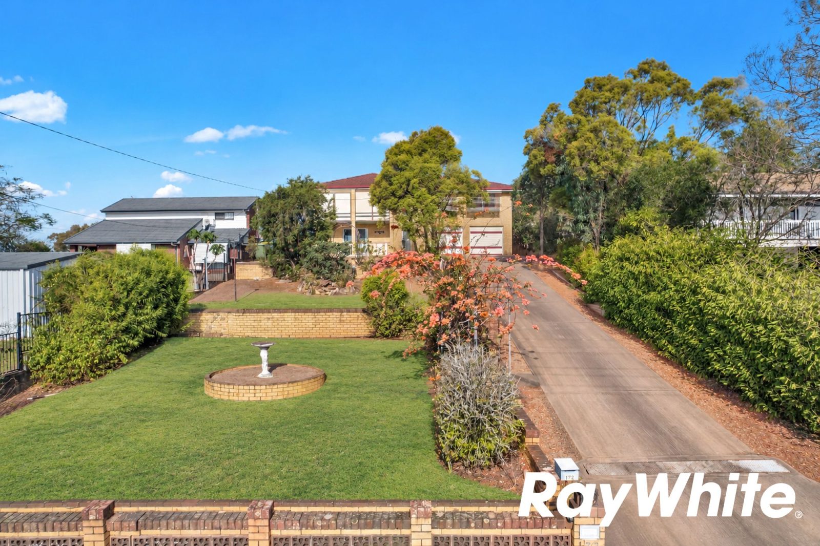 THE 'HILLSIDE MANOR' OF LOWOOD