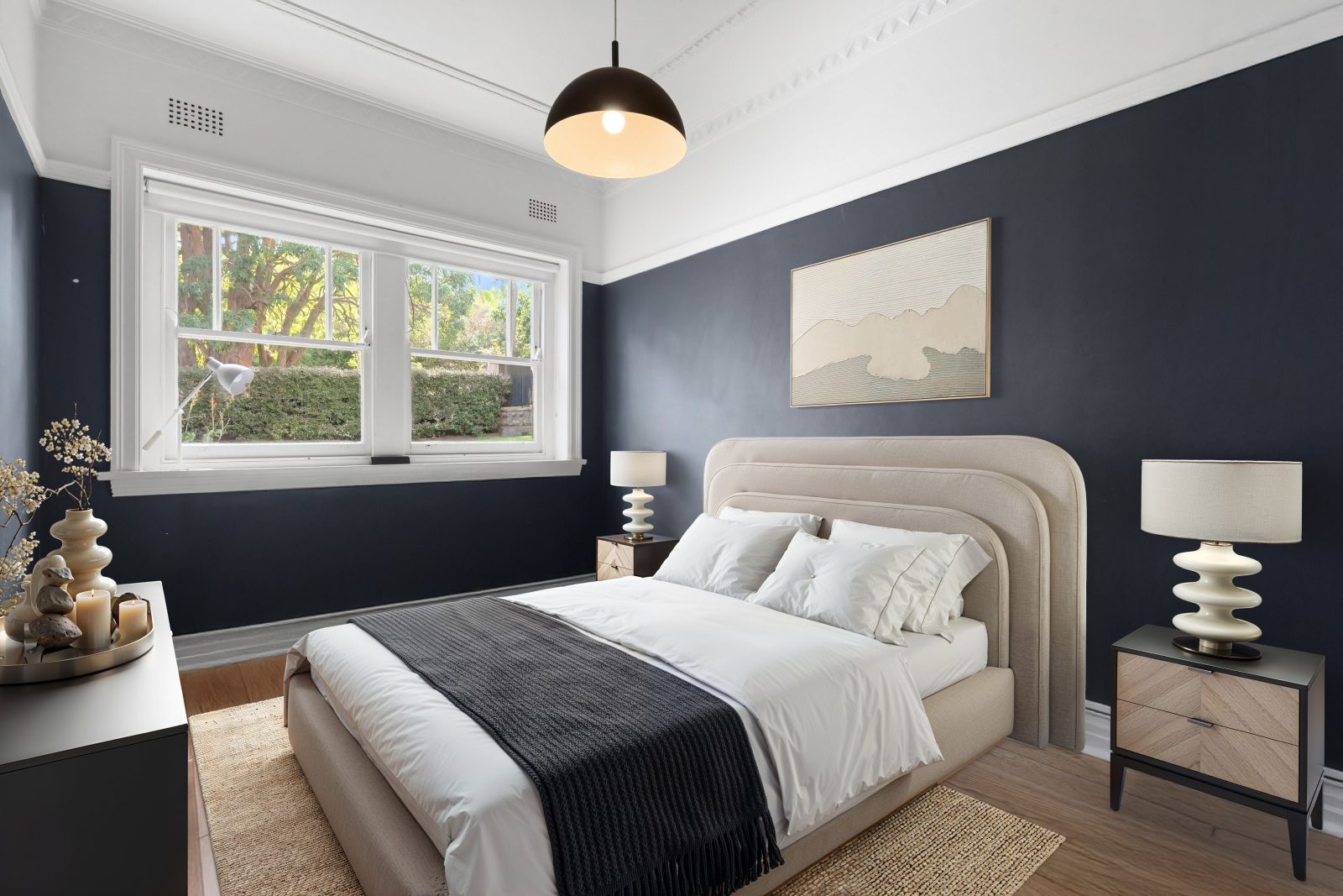 Embrace the Manly lifestyle from this light-filled Art Deco apartment, complete with a sunny garden and effortless access