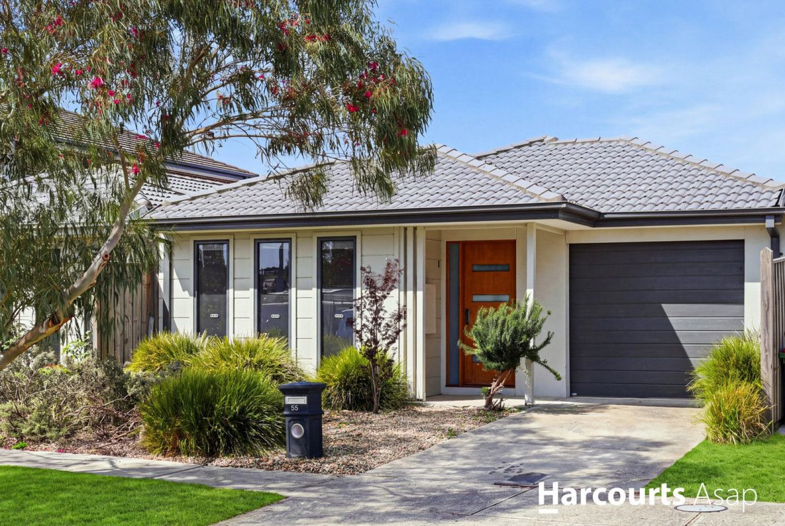 Modern Comfort And Effortless Living In A Convenient Location