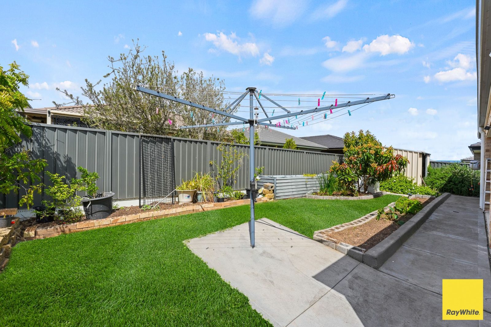 Contemporary Family Living in a Prime Gregory Hills Location