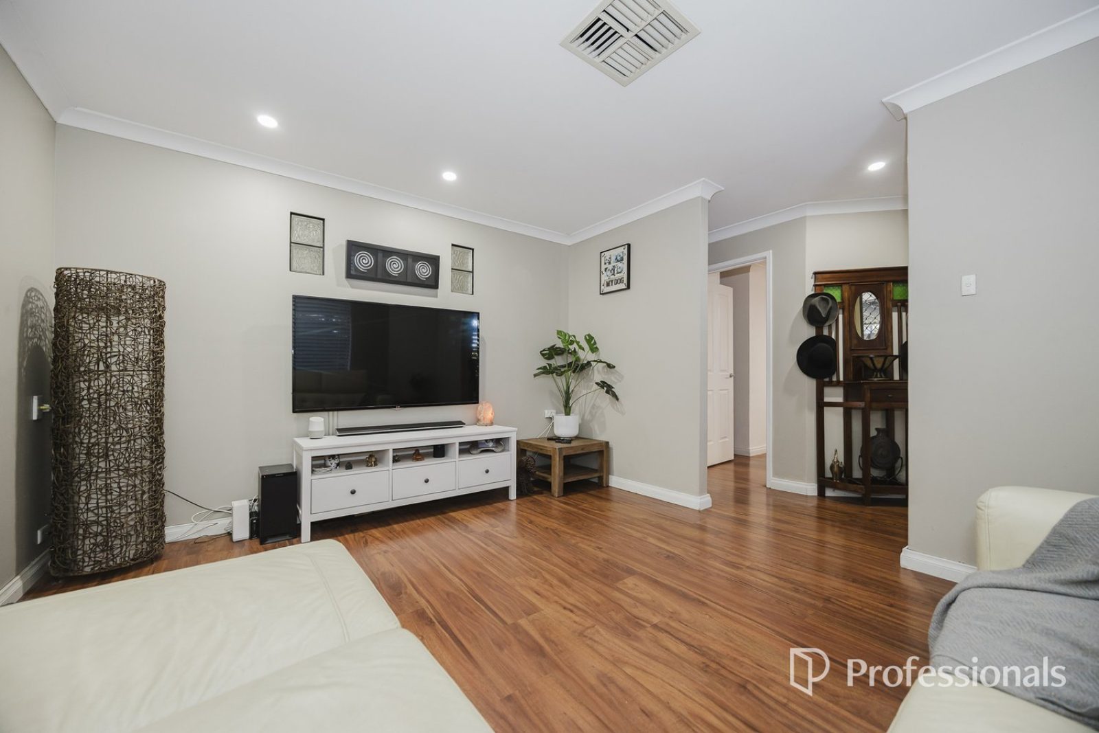 19 Burham Court Marangaroo WA