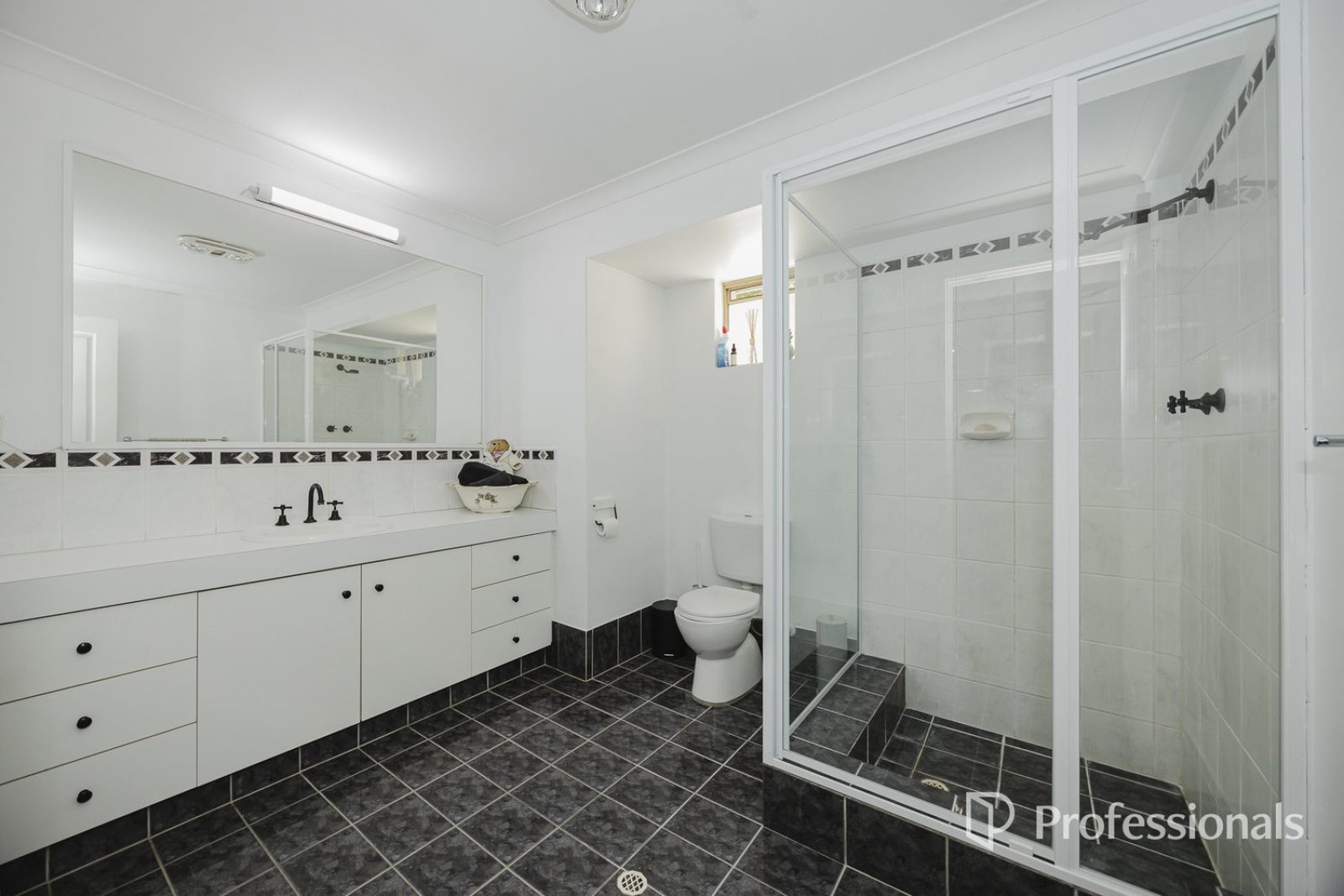 19 Burham Court Marangaroo WA