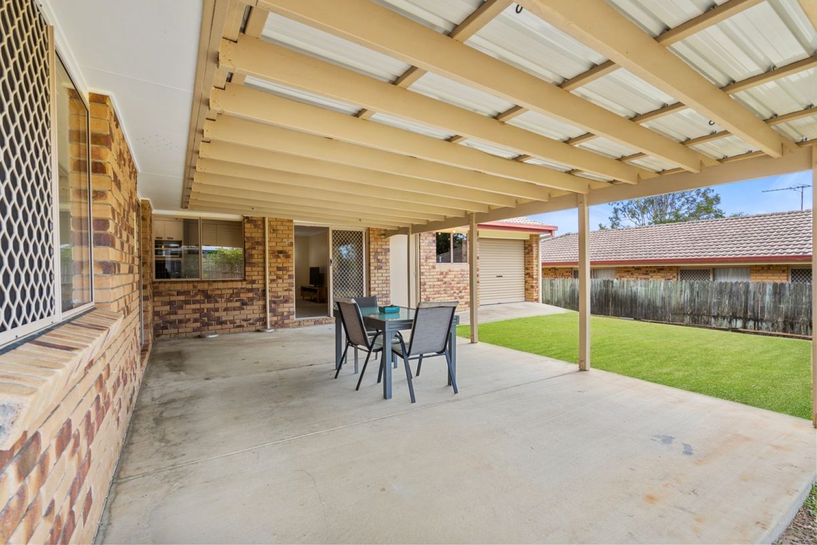 18 Lapidus Street, Birkdale QLD