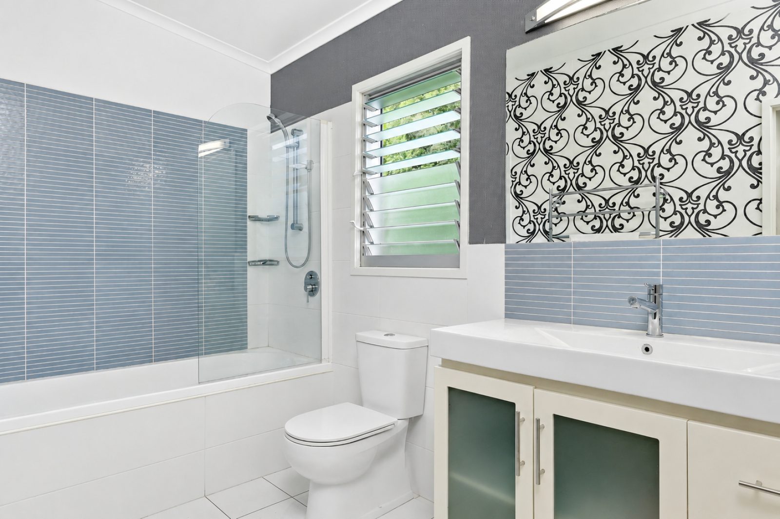 Coastal Family Living with Space, Style & Flexibility