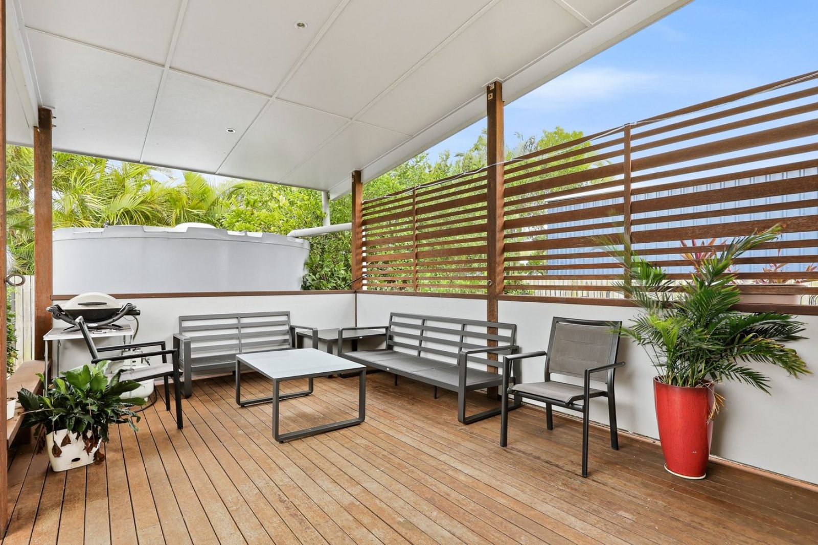 Coastal Family Living with Space, Style & Flexibility