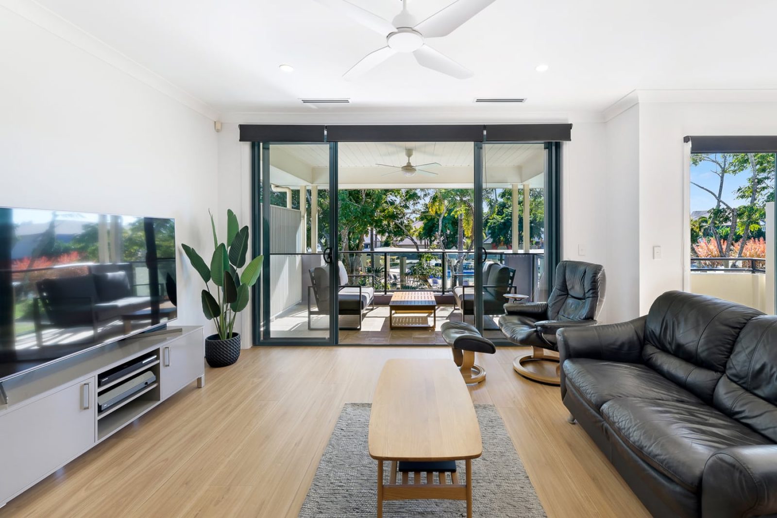 2056/1 The Vistas Drive