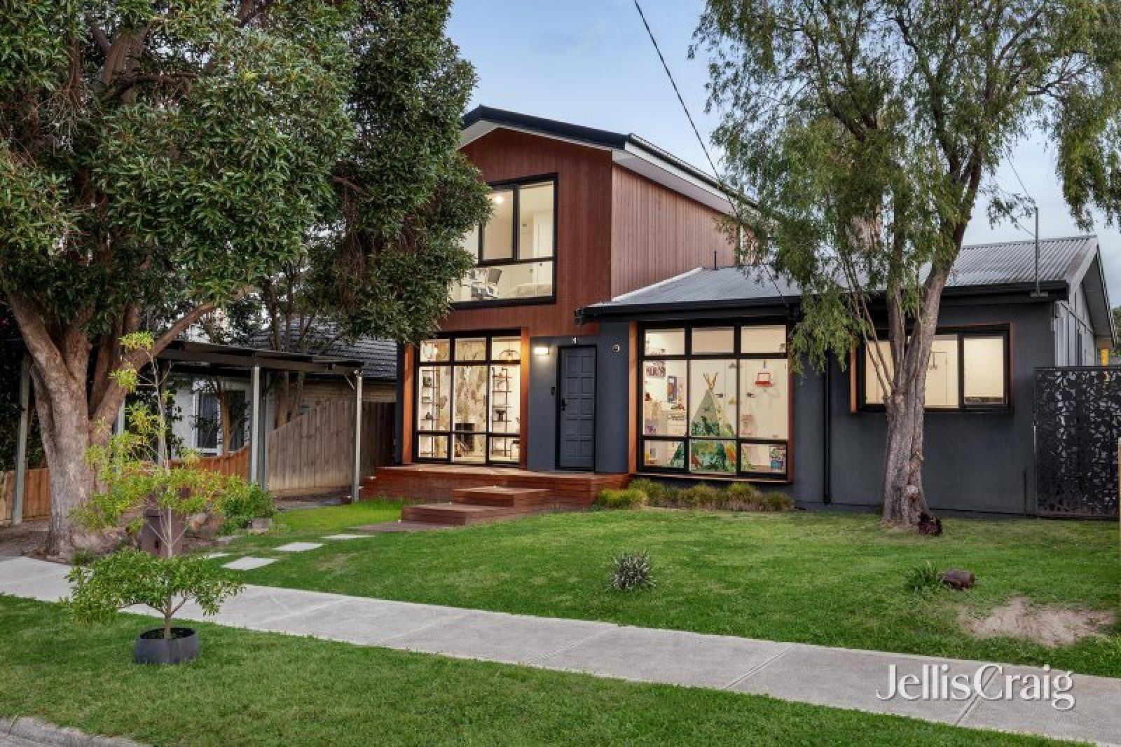 136 Nepean Street, Greensborough