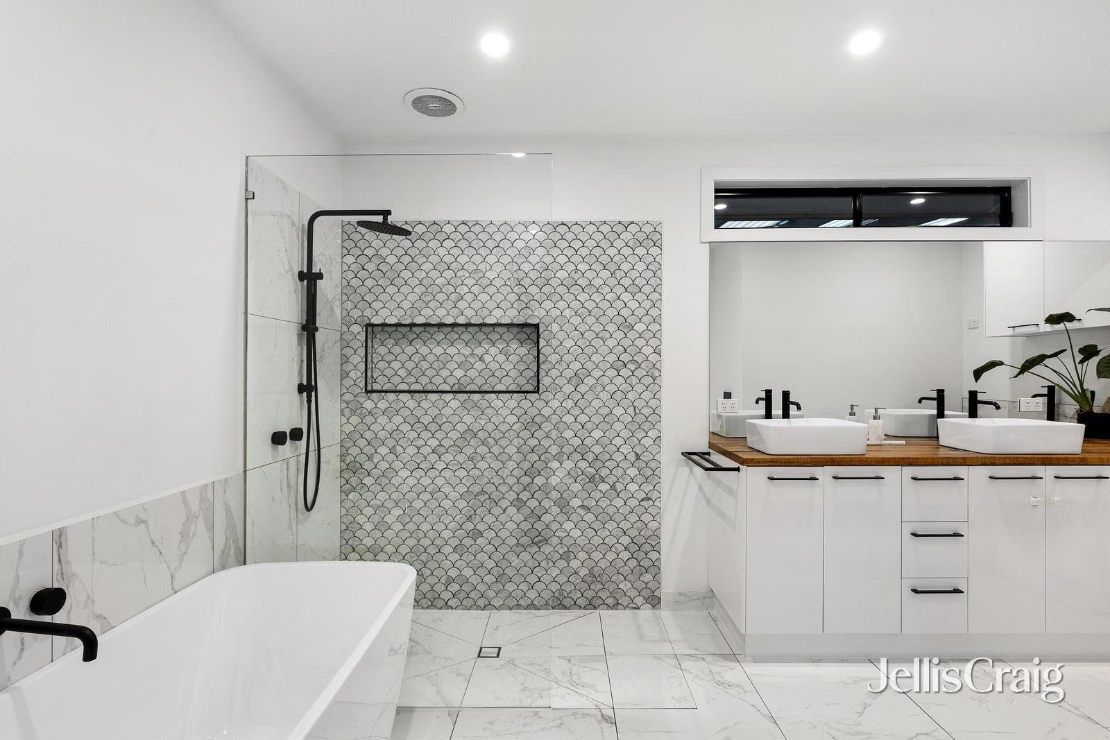 136 Nepean Street, Greensborough
