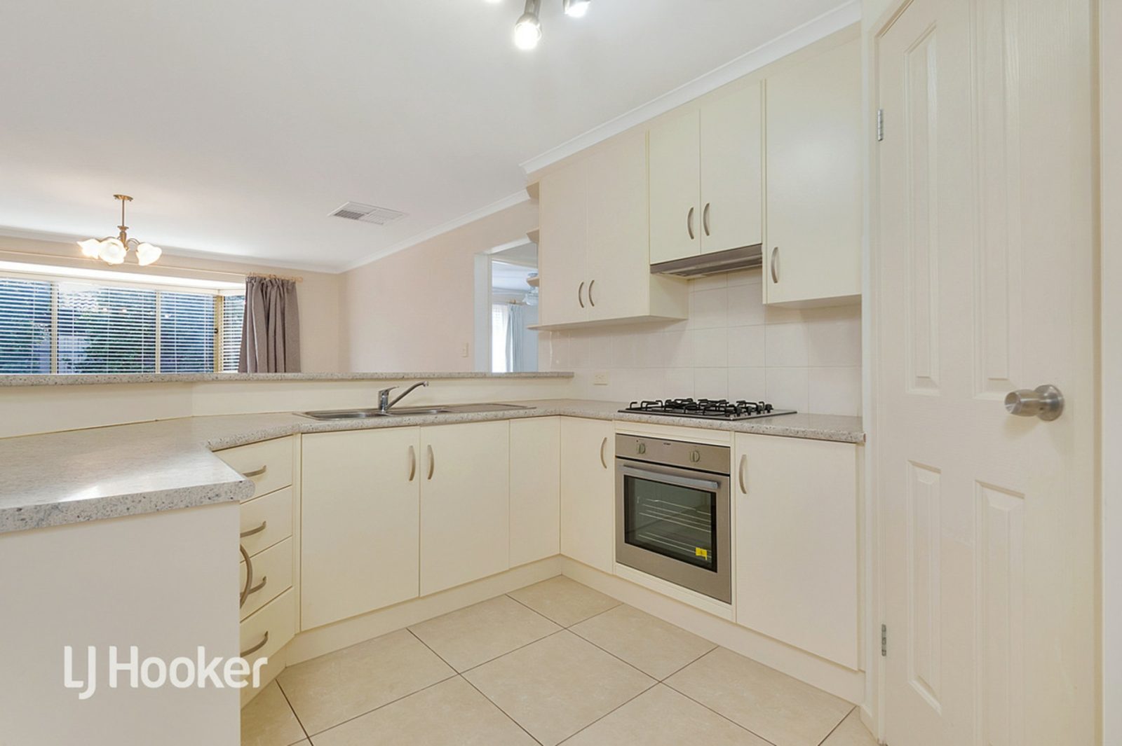 15 Eva Road, Munno Para West