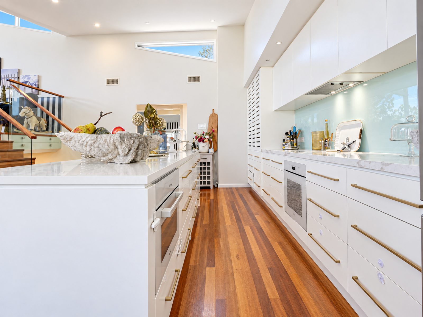 Generous Family Living Moments From North Avoca Beach