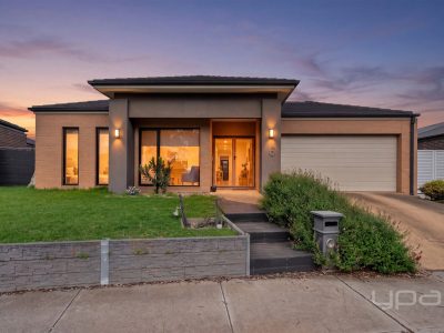 6 Tourmaline Drive, COBBLEBANK VIC 3338