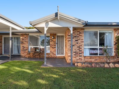 24 Bouganvillea Drive, MIDDLE RIDGE QLD 4350