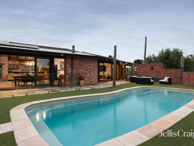 2 Tanderum Way, CHRISTMAS HILLS VIC 3775