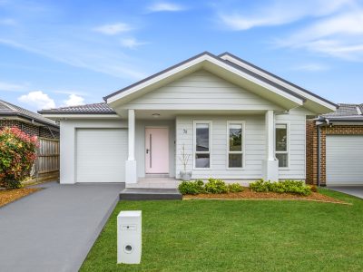 74 Bluebell Crescent, SPRING FARM NSW 2570