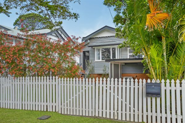 15 Forrest Street, NUDGEE QLD 4014