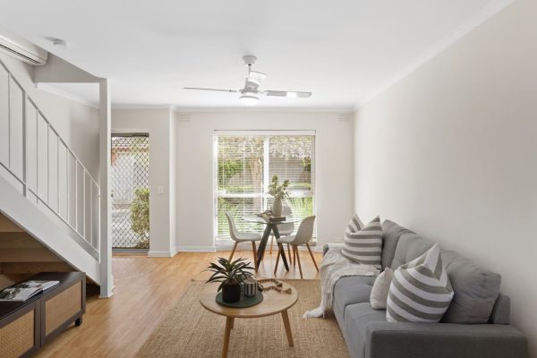 2//15 Duncan Avenue, SEAFORD VIC 3198