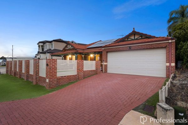 11 Stonewall Circuit, LANDSDALE WA 6065
