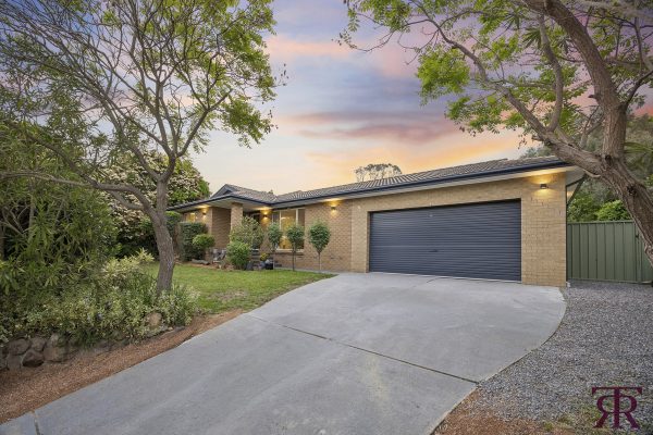 33 Shakespeare Crescent, FRASER ACT 2615