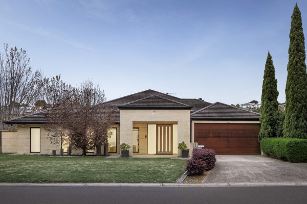 14 Adelaide Boulevard, GOWANBRAE VIC 3043
