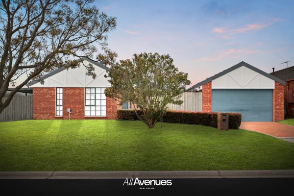 1 Oates Court, CRANBOURNE NORTH VIC 3977
