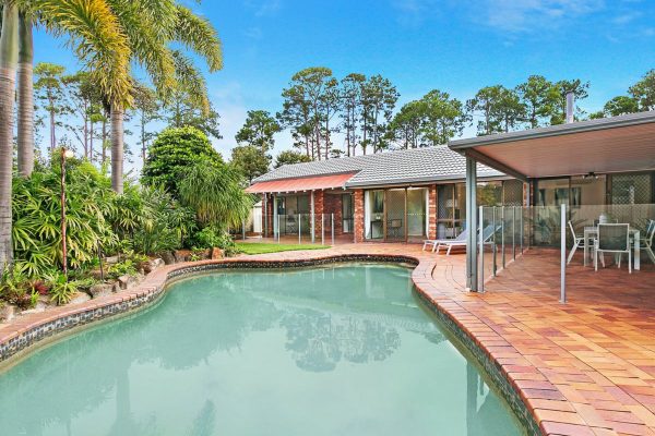 30 Pinon Close, ELANORA QLD 4221