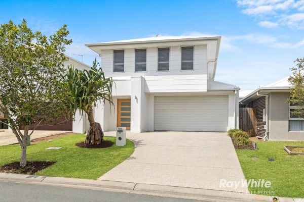 98 Morna Street, NEWPORT QLD 4020