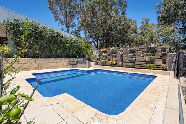 22 St Georges Close, BLUFF POINT WA 6530