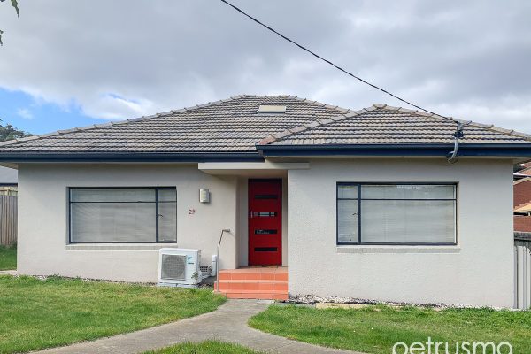 29 Beach Road, LINDISFARNE TAS 7015