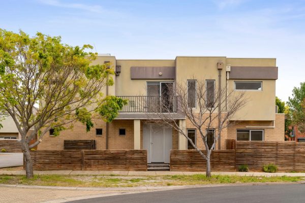 8/39 Studley Parkway, CAROLINE SPRINGS VIC 3023