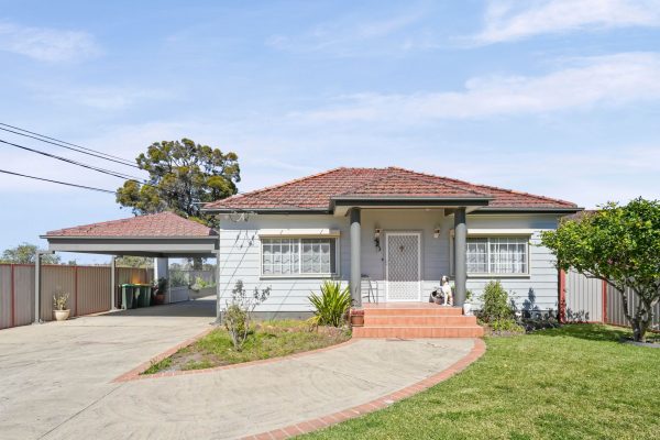 3 Endeavour Road, GEORGES HALL NSW 2198