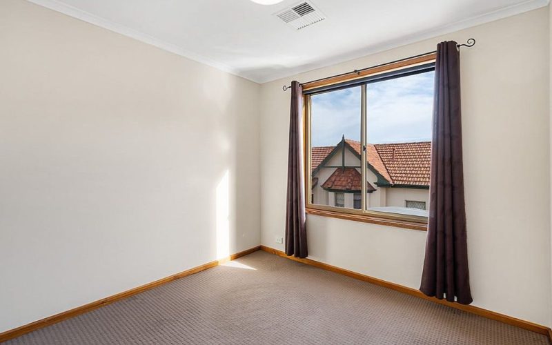 Easy Living in a Convenient Coastal Setting