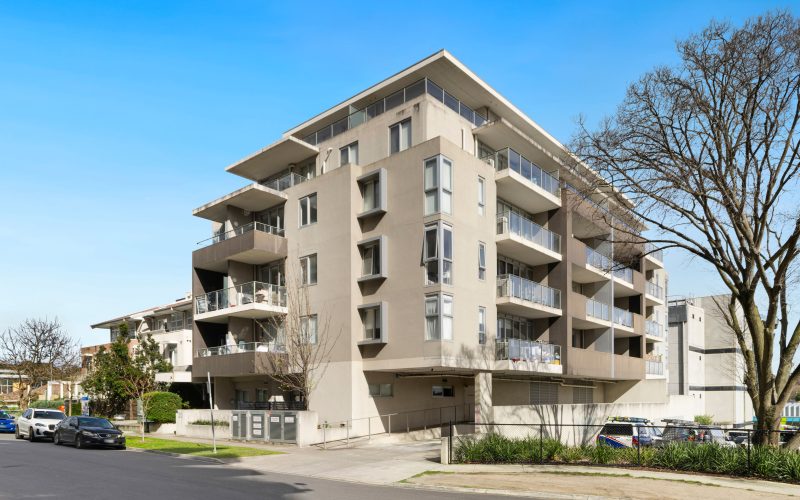 Stylish Two-Bedroom Apartment in Central Box Hill