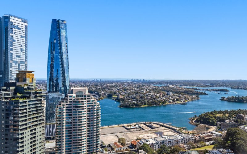 Prestige Quay West Apartment with Harbour & Bridge Views