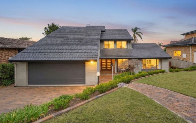 A FAMILY HAVEN IN THE PRESTIGIOUS BURNSIDE ESTATE