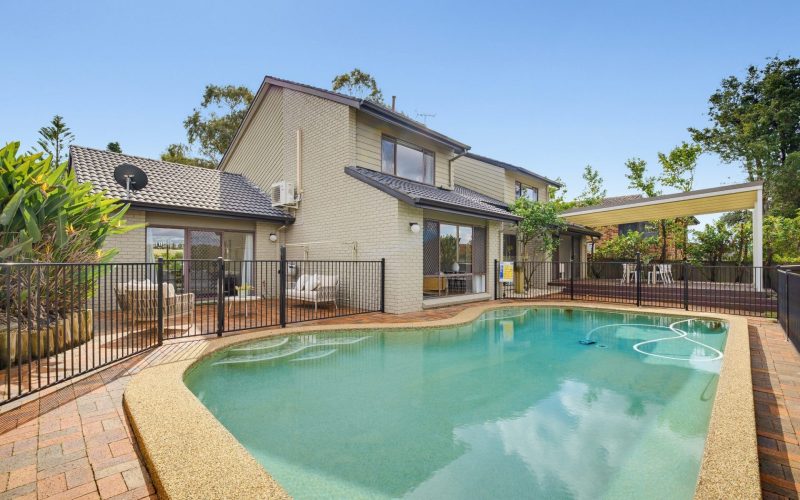 A FAMILY HAVEN IN THE PRESTIGIOUS BURNSIDE ESTATE