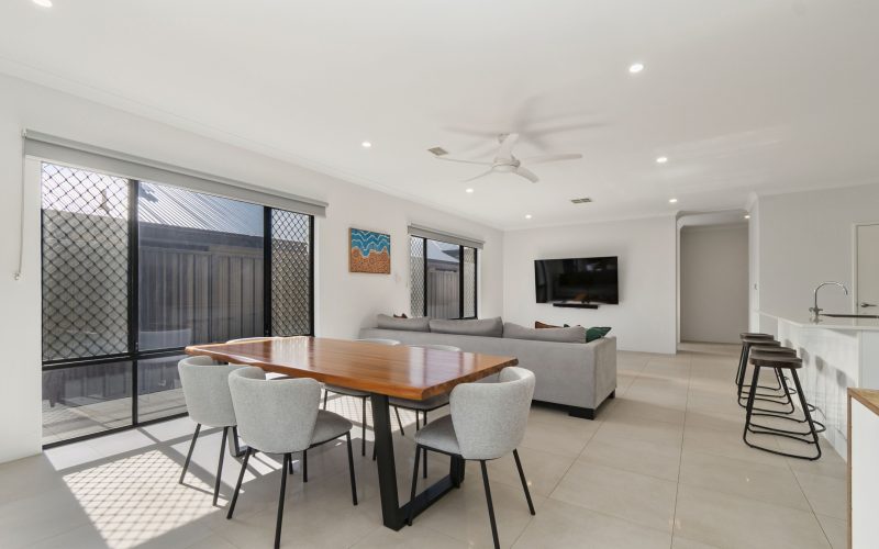 STYLISH, SECURE, FAMILY ORIENTATED HOME!