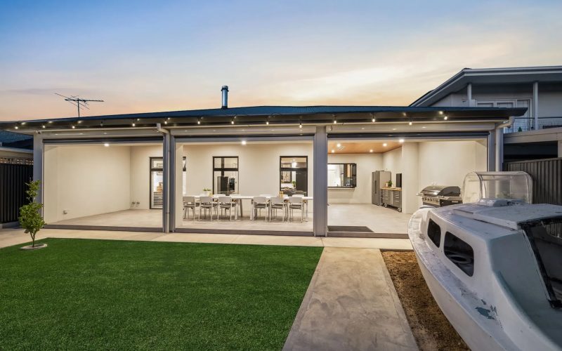 Luxury Double-Storey Home on the Prestigious Delfin Island