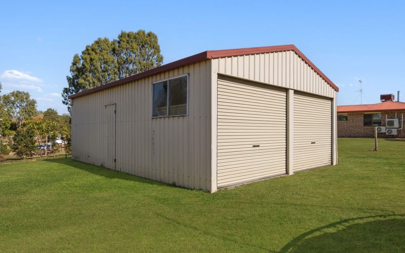 Space, Privacy & Poolside Living on 4,159m2