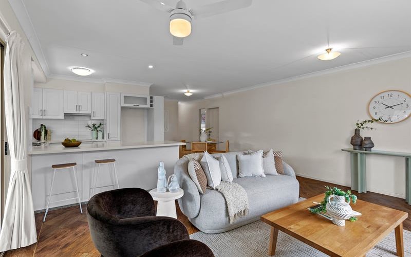 3/16 Lade Street