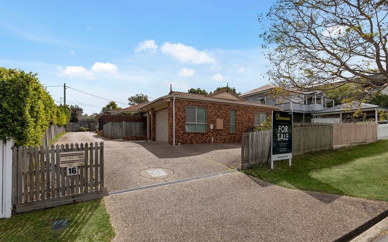 3/16 Lade Street