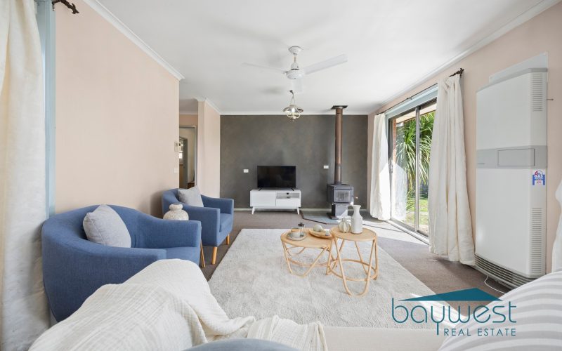 Quiet Court Setting With Space & Opportunity