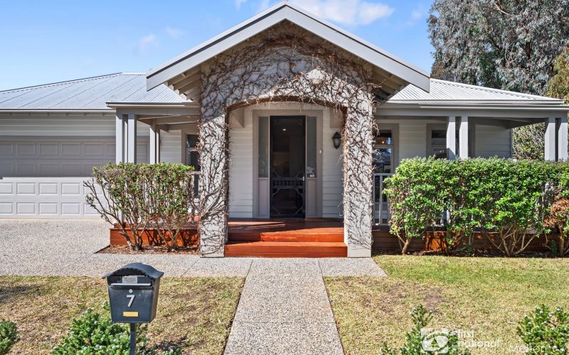 7 CLUNES WAY, Eynesbury VIC 3338