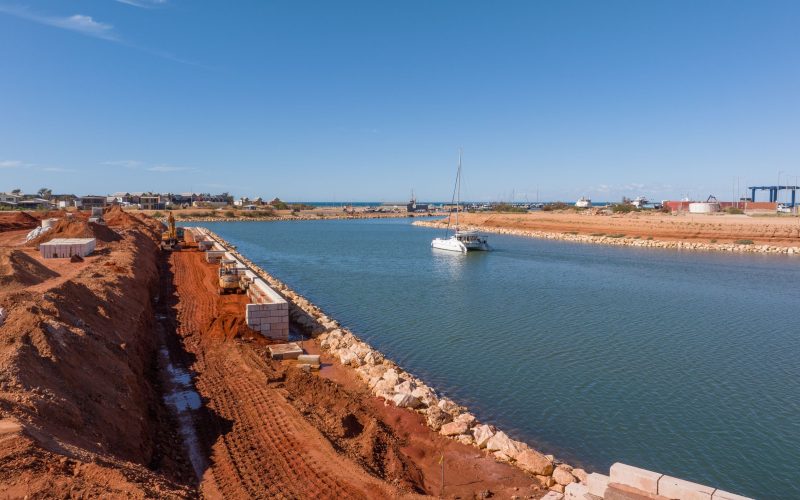 An Exceptional 1,126m2 Waterfront Opportunity
