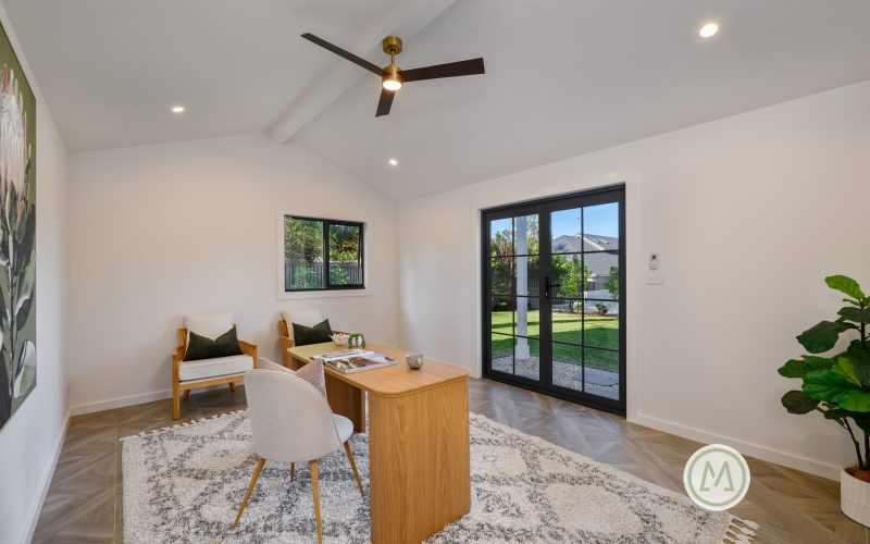 RELAXED & LUXURIOUS FAMILY LIVING WITHIN THIS SOPHISTICATED RESIDENCE!