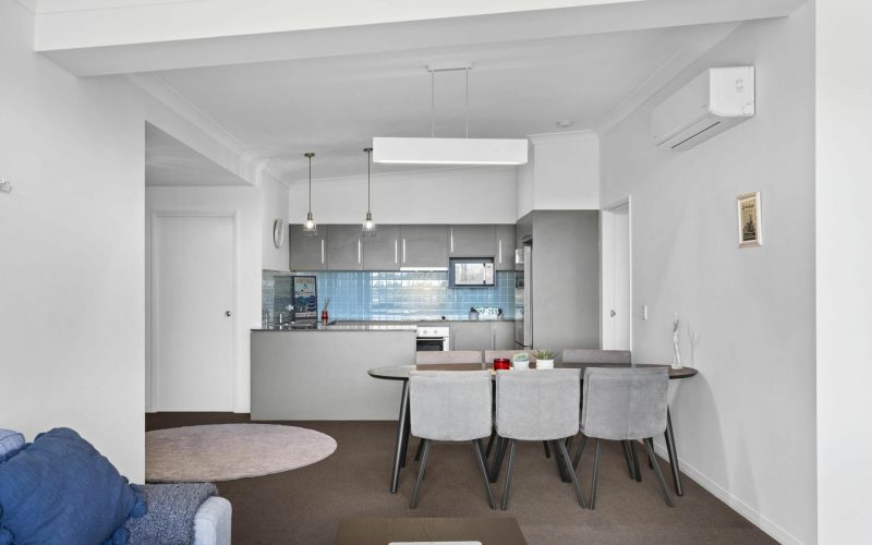 1601/12-14 Executive Drive