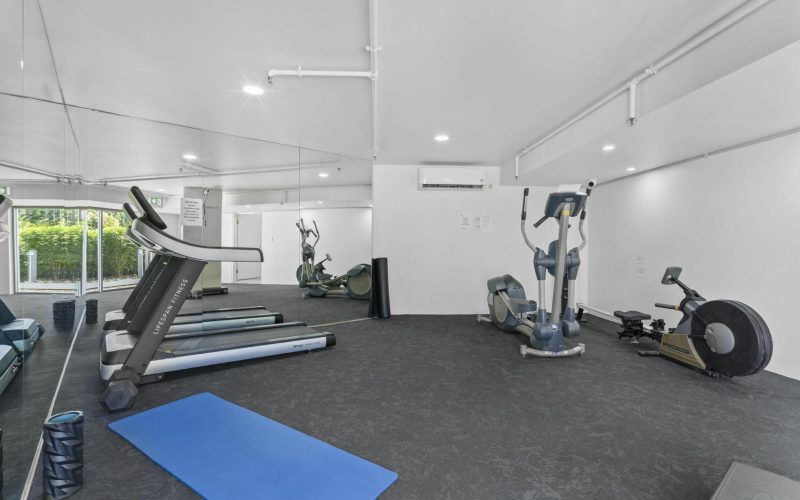 1601/12-14 Executive Drive