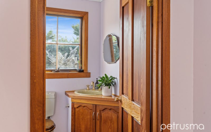 20 Dewbay Court